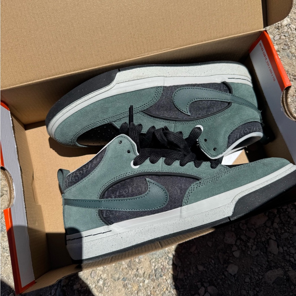 Nike SB Leo